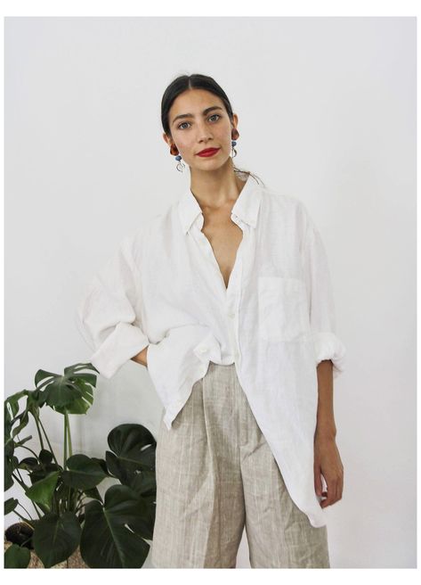 best white linen tops for summer outfits White Linen Shirt Outfit, Oversized Linen Shirt Outfit, Linen Shirts Women Outfits, Linen Shirt Outfit Women, Linen Trousers Outfit, Linen Pants Outfit Summer, Linen Shirt Outfit, Pants Outfit Work, Linen Outfits