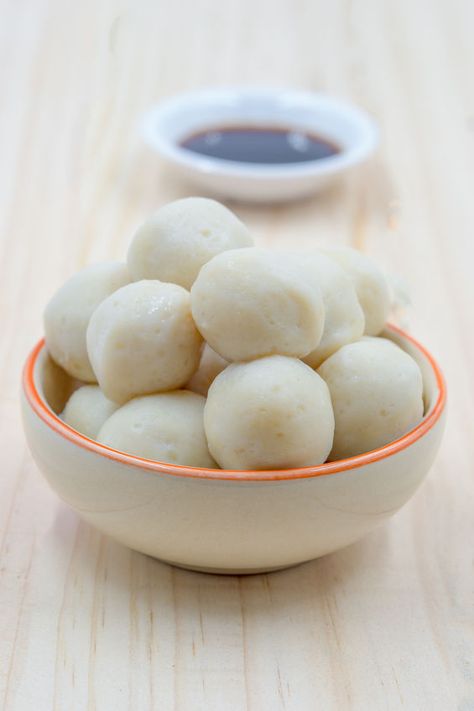 Jamaican Chinese Fish Balls Recipe Chinese Fish Balls Recipe, Teochew Recipes, Fish Balls Recipe, Fishball Recipe, Pork Cooking Temperature, Chinese Fish, Fish Balls, Noodle Soups, Gluten Free Fish