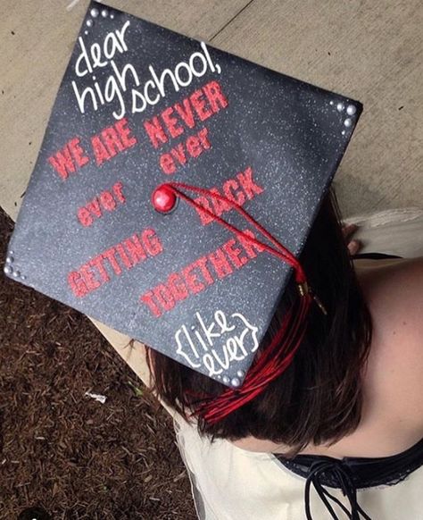 Graduation Cap Taylor Swift, Taylor Swift Graduation Cap, Funny Graduation Caps, Creative Graduation Caps, College Grad Cap Ideas, Grad Cap Decorated, Graduation Cap Decoration Diy, High School Graduation Cap, College Graduation Cap Decoration