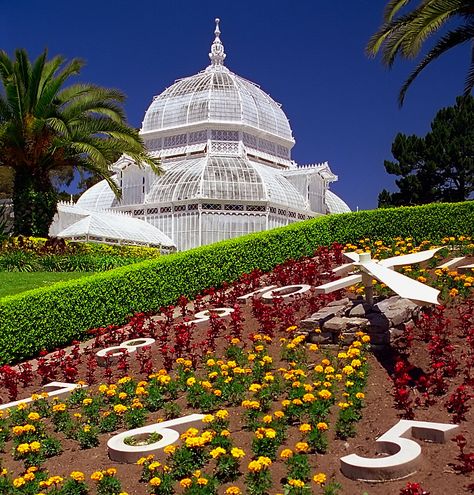 San Francisco - Golden Gate Park "Conservatory Of Flowers & Field Clock" Flowers Building, Golden Gate Park San Francisco, Conservatory Of Flowers, California Trip, City Vacation, Golden Gate Park, San Francisco City, San Francisco Travel, California Dreamin'