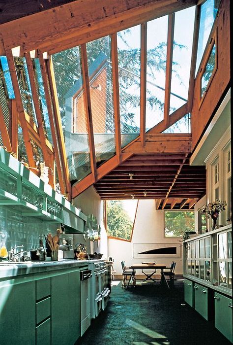 Gehry Residence, Santa Monica, California, 1978 — Frank Gehry Gehry Residence, Casa Vintage, Frank Gehry, Iconic Buildings, House Goals, House Inspo, Dream Home Design, Building Design, 인테리어 디자인