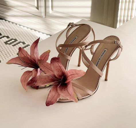 Flower Heels, Manolo Blahnik Heels, Manolo Blahnik Shoes, Fancy Shoes, Cute Heels, Girly Shoes, Aesthetic Shoes, Swag Shoes, Nude Heels