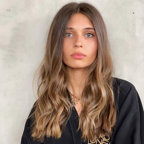 Light Brown Hair Shades, Mousy Brown Hair, Dishwater Blonde, Mousy Brown, Kadeřnické Trendy, 4c Natural Hair, Brown Hair Balayage, Hair Shades, Brown Blonde Hair