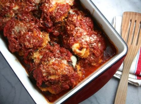 Chicken Thigh Parmesan, Chicken Thigh Parmesan Recipe, Chicken Parmesean, Cajun Chicken Pasta Recipes, Chicken Parmesan Recipe Easy, Easy Pork Chop Recipes, Chicken Parmigiana, Chicken Recipies, Mozzarella Chicken