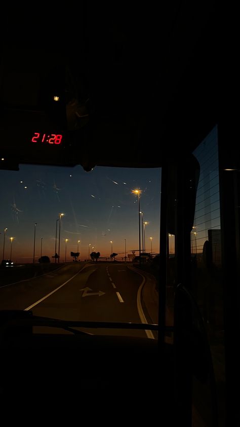 Bus Traveling Aesthetic, Traveling By Bus Aesthetic, Early Morning Bus Ride Aesthetic, Bus Ride Aesthetic Night, Onibus Aesthetic, Bus Travel Story Instagram, School Trip Aesthetic Bus, Bus Photo Aesthetic, Tour Bus Aesthetic