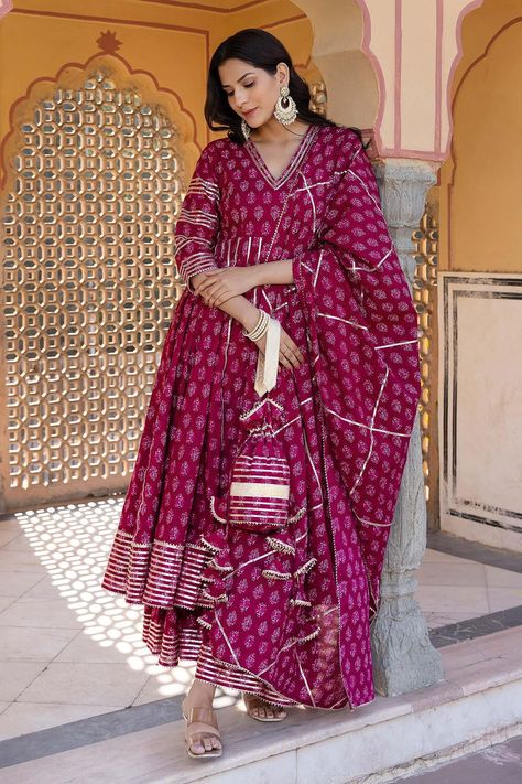 Shop for Pomcha Jaipur Pink Cotton Jumari Floral Print Anarkali Pant Set for Women Online at Aza Fashions Pomcha Jaipur, Floral Print Anarkali, Gota Embroidery, Cotton Anarkali, Dress Design Patterns, Anarkali Suit, Indian Designer, Indian Designer Wear, Design Patterns