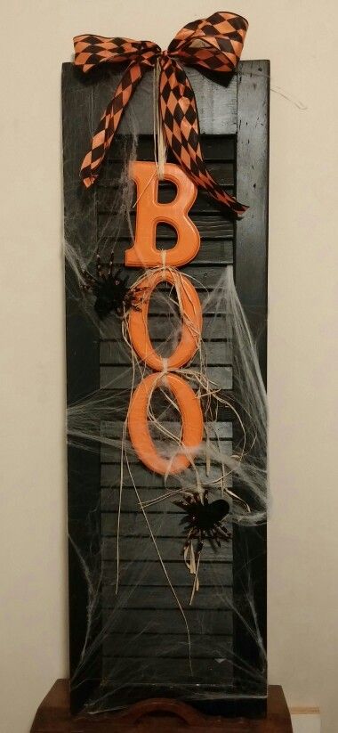 Black wooden Boo shutter for halloween. No link Shutter Crafts, Shutter Projects, Shutter Decor, Shutter Ideas, Image Halloween, Halloween Wood Crafts, Old Shutters, Fall Halloween Crafts, Halloween Decorating