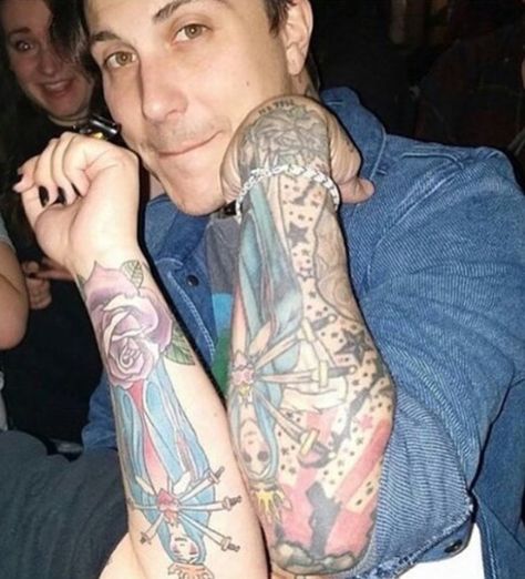 Frank Iero and a fan tattoos ❤️ Our Lady Of Sorrows Tattoo, Lady Of Sorrows Tattoo, Mcr Tattoo Ideas, Frank Iero Tattoos, Mcr Tattoo, Lady Of Sorrows, Taylor Swift Christmas, Fan Tattoo, Funky Tattoos