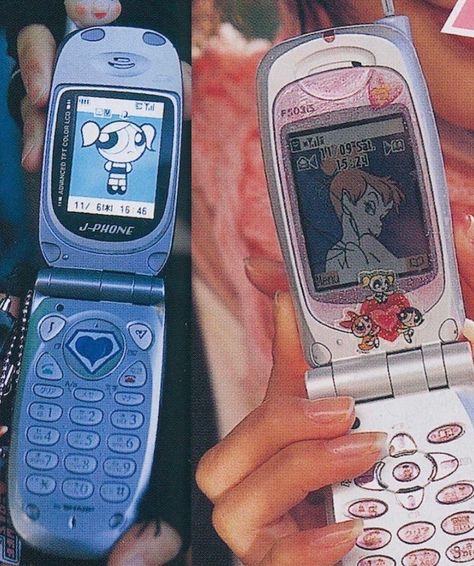 Flip Phone Aesthetic, 2000s Core, Y2k Phone, Retro Gadgets, Retro Phone, Flip Phone, Old Phone, Flip Phones, Blender 3d