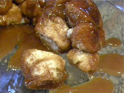 MONKEY bread South African Dishes, African Cooking, Cooking Bread, South African Recipes, Bread Bun, Savoury Baking, Monkey Bread, African Food, Bbq Recipes