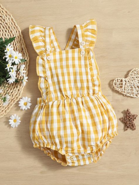 SHEIN Baby Gingham Ruffle Trim Bodysuit Yellow Clothes, Summer Baby, Baby Clothing, Amazing Products, Ruffle Trim, Baby Bodysuit, Baby Dress, Beach Outfit