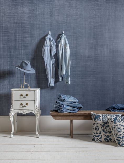 Faux Denim Wall Painting Design Blue Furniture Paint, Easy Wall Painting Ideas, Easy Wall Painting, Denim Wall, Blue Painted Furniture, Blue Accent Walls, Creative Wall Painting, Ombre Wall, Paint Color Inspiration