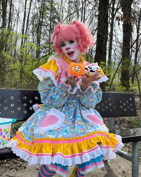 Clown Fit, Girl Clown Costume, Pastel Clown, Clowncore Outfit, Clowncore Aesthetic, Clown Costume Women, Clown Costumes, Clown Dress, Clown Halloween Costumes