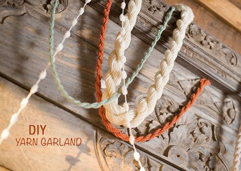 green wedding shoes yarn garland Diy Yarn Garland, Diy Wedding Garland, Yarn Garland, Easy Yarn Crafts, Garland Backdrops, Garland Diy, Diy Yarn, Office Decorations, Diy Garland