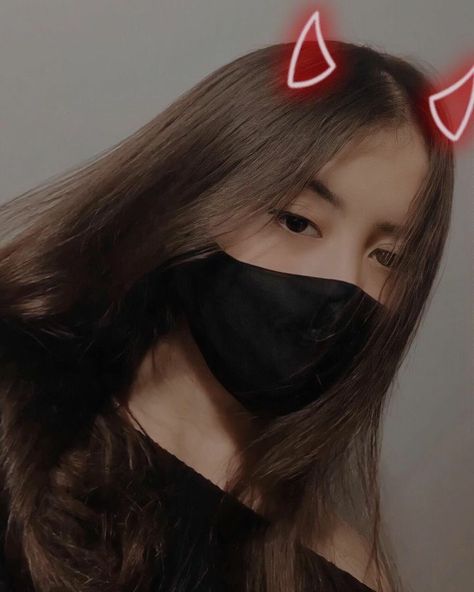 Beautiful day.. shared by Arra on We Heart It | Gambar, Kecantikan, Foto gadis cantik Korean Girls Dp, Mask Girl Dp, Mask Girl Aesthetic, Black Mask Aesthetic, Pic Video, Mask Aesthetic, Beautiful Eyes Pics, Girl Dpz, Self Portrait Poses