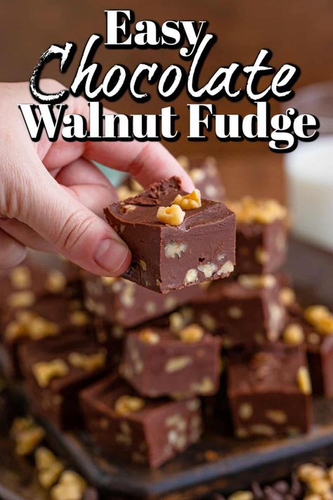 This microwave Easy Chocolate Walnut Fudge is made up in a matter of minutes and is perfect for gift-giving for the holidays or to enjoy any time. Chocolate Walnut Fudge Recipe, Walnut Fudge Recipe, Chocolate Walnut Fudge, Easy Fudge, Walnut Fudge, Healty Dinner, Fudge Recipes Chocolate, Christmas Fudge, Fudge Bars