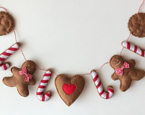 Christmas Gingerbread garland Christmas decoration | Etsy Gingerbread Garland, Felt Cookies, Beige Shades, Hygge Christmas, Felt Crafts Christmas, Christmas Bunting, Christmas Farmhouse, Christmas Felt, Christmas Wall Hangings