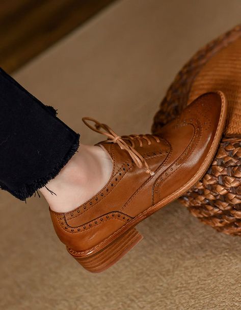 Vintage Oxford Shoes, Beef Tendon, Oxford Shoes Style, Shoes 2021, Women's Casual Shoes, Winter Closet, Shoes For Girls, Brown Shoes, Chunky Heels Sandals