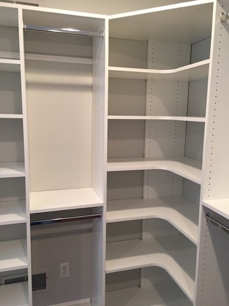 Corner Closet Shelves, Corner Closet Organizer, Corner Closet, Closet Redo, Closet Planning, Corner Wardrobe, Walking Closet, White Closet, Closet Design Layout