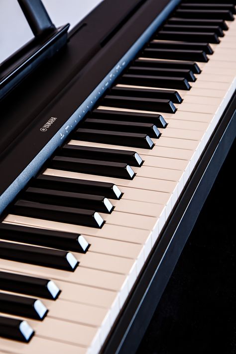 close-up photography of white and black Yamaha electronic keyboard #piano #keyboard #music #notes #instrument #keys #yamaha #synthesizer #5K #wallpaper #hdwallpaper #desktop Music Keyboard Wallpaper, Yamaha Piano Keyboard, Anime Piano, Yamaha Grand Piano, Spinet Piano, Piano Wallpaper, Piano Photography, Keyboard Instrument, Yamaha Piano