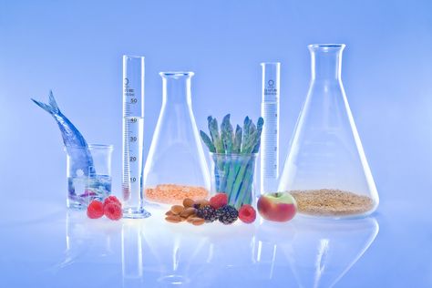 Find out whether a food contains protein, fat, sugar, or other nutrients using these simple chemical tests. Food Engineering, Food Chemistry, Sugar Recipes, Food Tech, Food Technology, Chemistry Experiments, Low Sugar Recipes, Healthy Groceries, Food Garnishes