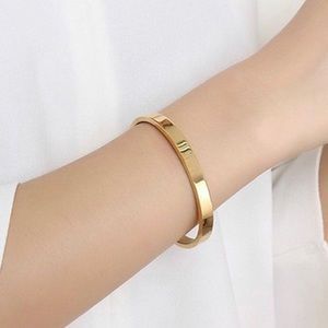 Thick Bangles Gold, Rose Gold Bracelet For Women Classy, Gold Cuff Bracelet Women, Gold Bangle For Women Classy, New Bracelet Designs Gold For Women, Gold Bracelet For Women Classy, Bracelet Gold Women, Thick Bracelets, Oak Jewelry