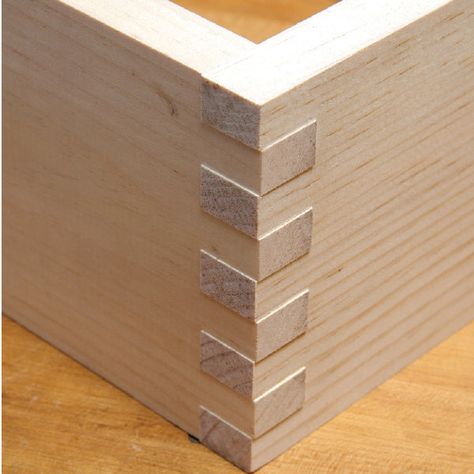 Box-Joint Basics Joinery Tools, Woodworking Jigsaw, Table Saw Jigs, Circular Saw Blade, Box Joints, Wood Joints, Woodworking Joinery, Woodworking Joints, Wood Joinery