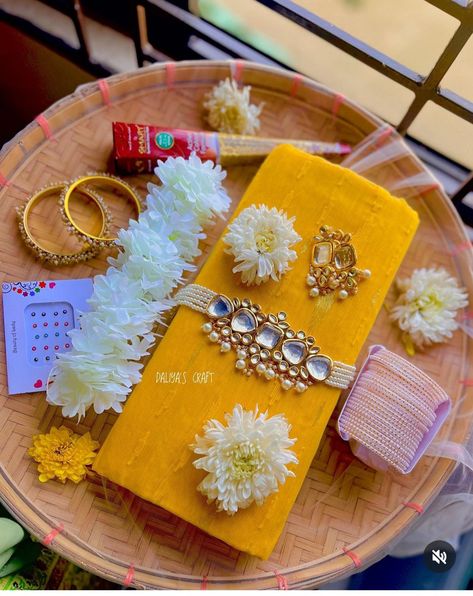 Sharee Photography, Haldi Kunku, Bridal Decor, Dare Games, Indian Wedding Favors, Diy Anniversary Gift, Indian Wedding Bride, Wedding Gift Pack, Saree Wearing Styles