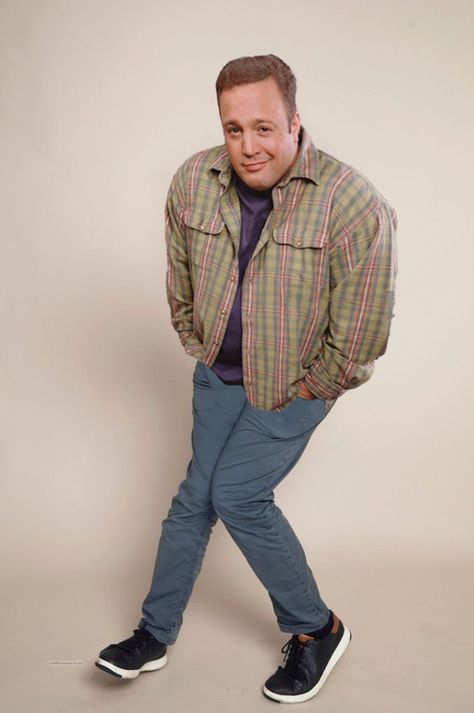 Kevin James, Funny Poses, Image Swag, Poses References, Take A Walk, Silly Pictures, Too Cool For School, Funny Reaction Pictures, Intj