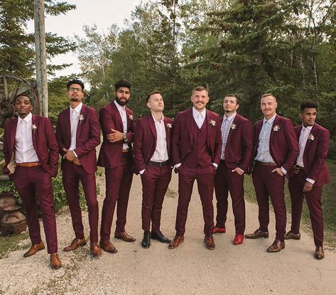 Groomsmen Attire Fall Wedding, Unique Groomsmen Attire, Maroon Wedding Suit, Fall Groomsmen, Country Wedding Groomsmen, Fall Wedding Groomsmen, Fall Wedding Suits, Outfit For Wedding, Fall Groom