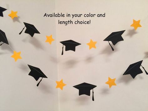 Graduation decorations - Graduation cap Garland - 2019 graduation cake table decor- college/high school graduation decor- your color choice Graduation Cake Table, High School Graduation Party Decorations, School Table, Graduation Photo Props, Gift Table Wedding, Graduation Crafts, Cake Table Decorations, Color Decor, Preschool Graduation