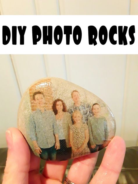 These photo rocks are such a fun and easy craft project.  Plus they make cute little DIY gifts and are fun to display.  How to put your favorite photos onto rocks.  #diy #photo #rocks Diy With Rocks Decor Ideas, How To Transfer A Picture To A Rock, Transfer Photo To Rock, Modge Podge Rocks, Decoupage Rocks Ideas, Decoupage On Rocks, Gifts To Make With Pictures, Crafts With Rocks And Stones, How To Display Painted Rocks