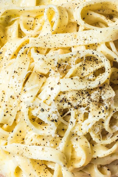 Fettuccine Sauce, Fettucini Alfredo Recipe, Fetuccini Alfredo, Homemade Fettuccine, Lemon Pasta Recipes, Fettuccine Recipes, Lemon Spaghetti, Lemon Cream Sauces, Fettuccine Noodles