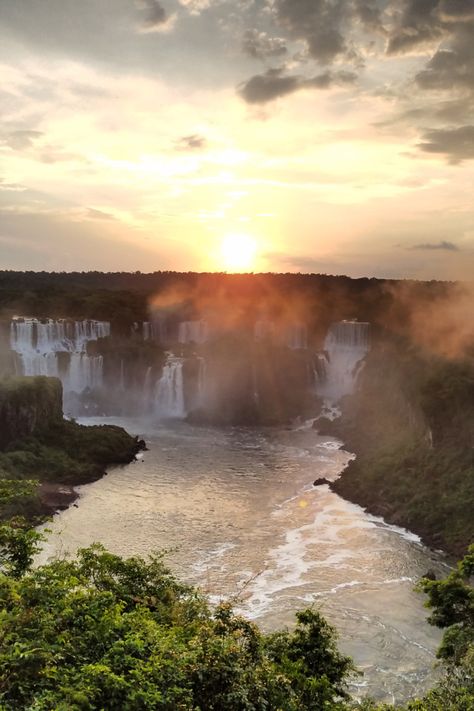 Brazil is home to some of the world's most beautiful natural wonders, such as the Amazon rainforest, the Pantanal wetlands, the Iguazu Falls, and the beaches of Rio de Janeiro. Amazon Rainforest Aesthetic, Brazil Countryside, Travelling Brazil, Brazil Waterfalls, Rainforest Aesthetic, Brazil Amazon Rainforest, Brazil Rainforest, Brazil Core, Amazon Brazil