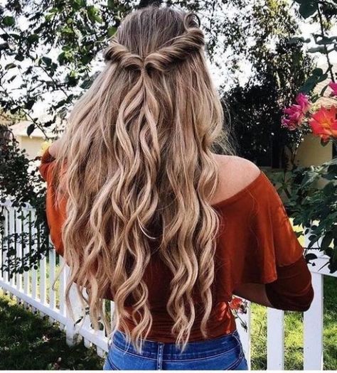 Penteado Cabelo Curto, 짧은 머리, Long Curly Hair, Long Curly, Hair Dos, About Hair, Gorgeous Hair, Hair Day, Prom Hair