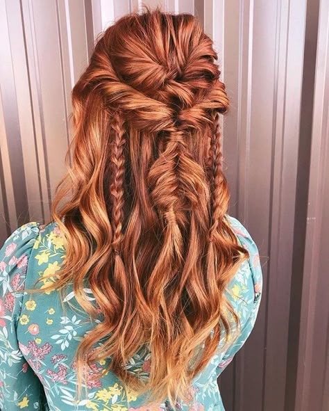 Couture Dior, Boho Hairstyle, Bohemian Hairstyles, 짧은 머리, Boho Hairstyles, Long Curly Hair, Braids Hairstyles, Homecoming Hairstyles, Long Curly