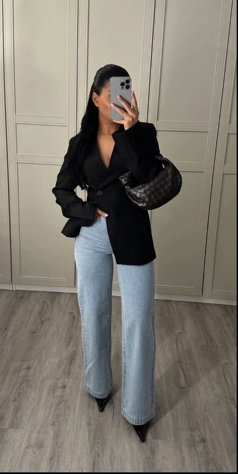 Aliyah Face Outfits, Short Hair Elegant Outfit, Company Party Outfit Casual, Business Casual Women Outfits Midsize, Work Lunch Outfit Fall, Conservative Chic Style, Office Baddie Aesthetic, Modest Fashion Jeans, Fall Aesthetic Outfit Black Women