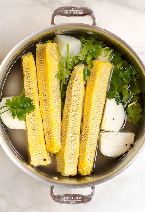 An ultra simple recipe for Corn Stock / Corn Broth using bare corn cobs, onion, and aromatics! The perfect base for all kinds of soups and chowders! Canning Corn Chowder, Corn Cob Stock, Corn Cob Soup, Corn Cob Recipes, Corn Broth, Soups And Chowders, Soup Chowder, Corn Stock, Canning Corn