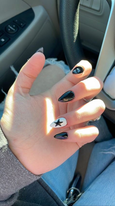 White Nails With Stars, Nails With Stars, Olive Green Nails, Black And White Nails, Glow Up Tips, Green Nails, White Nails, Glow Up?, Nail Design