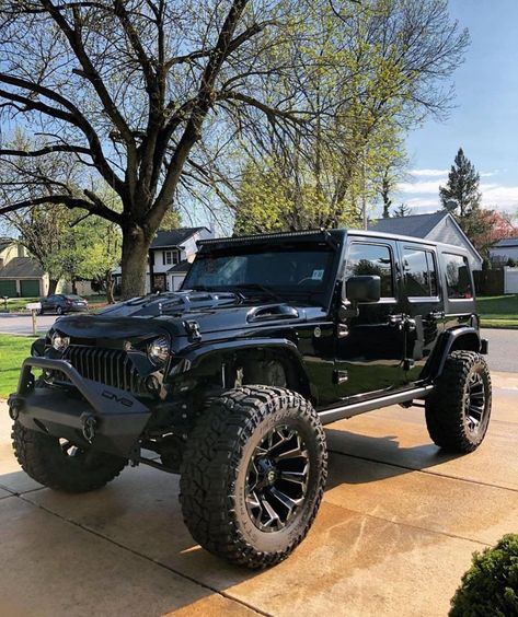 Black Jeep Wrangler Unlimited, Black Jeeps, Black Jeep Wrangler, French Style Home, Jeep Lifestyle, Cars Jeep, Custom Jeep Wrangler, Jeep Mods, Black Jeep