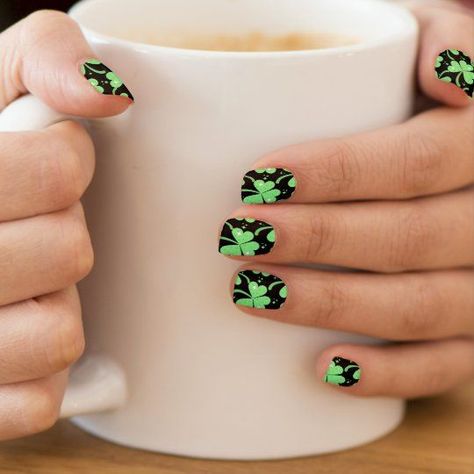 Paw Print Nails, Nail Art Cute, Minx Nails, Plaid Nails, Black Nail Art, Animal Nails, Snake Patterns, Dill Pickle, Nail Art Summer