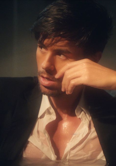 Enrique Iglesias Aesthetic, Enrique Iglesias Wallpapers, Damn Shawty, Wallpaper Doodle, Holy Moly, Enrique Iglesias, Mediterranean Dishes, Dear Lord, Pop Artist