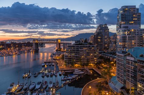 Vancouver Sunset, Vancouver Skyline, Pictures Of Beautiful Places, Visit Vancouver, Vancouver Canada, Vancouver Bc, Vancouver Island, Whistler, Summer Evening