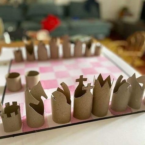 Chess Craft, Chess Diy, Chess Party, Chess Ideas, Diy Chess Set, Chess Sets, Toilet Paper Roll Crafts, Chess Game, Chess Pieces