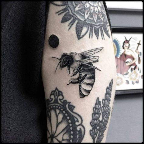 #black #bee #insect #tattoo #blackwork #totemica #ontheroad | Dec 12th 2016 | 298849 Blackwork Bee Tattoo, Blackwork Bee, Small Blackwork Tattoo, Wasp Tattoo, Honey Bee Tattoo, Bumble Bee Tattoo, Skull Rose Tattoos, Single Needle Tattoo, Bug Tattoo