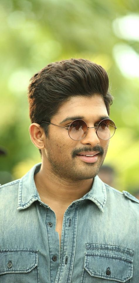 Allu Arjun Wallpapers, New Movie Images, Allu Arjun Images, Allu Arjun Hairstyle, Beast Wallpaper, Bike Photoshoot, New Photos Hd, Most Handsome Actors, Allu Arjun