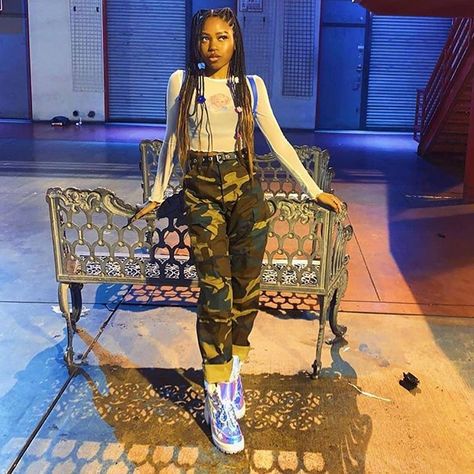 riele downs on Instagram: “I'm just in love with this look💖 . . Please go and follow @amandlastenberg_fan.page . . . . #rieledowns #riele #rielestyle #likeforlike…” Rielle Downs, Riele Downs Outfits, Afro Hair Drawing, Riele Downs, Nickelodeon Girls, Henry Danger, Streetwear Girl, Young Celebrities, Famous Girls