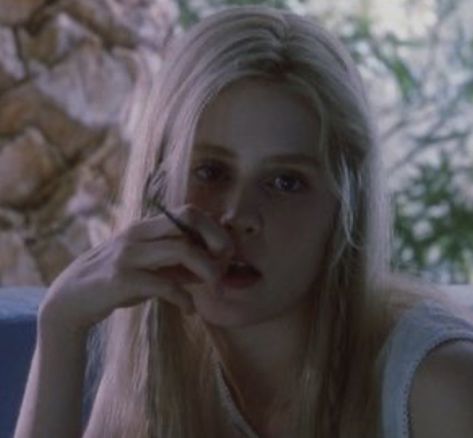 Alison Lohman, White Oleander, Tv Icon, Blonde Women, Lily Collins, Film Stills, Blonde Girl, Movies Showing, Short Film