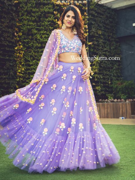 #lavender #lehenga #outfit #weddingsutra #bridesmaidlehenga #bridesmaidoutfit #bridesmaidlehengaoutfit #bridesmaidinspiration #papadontpreach Papadontpreach Lehenga, Prom Lehengas, Lavender Lehenga Bridal, Lavender Indian Outfit, Lehenga Sleeves, Lavender Lehenga, Lehenga Outfit, Indian Wedding Guest Dress, Papa Don't Preach