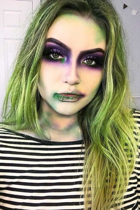 12 Last Minute Halloween Costumes Done With Just Makeup Easy Diy Halloween Makeup, Halloween Makeup Looks Easy, Halloween Makeup Diy Easy, Makeup Looks Easy, Halloween Costume Couple, Beetlejuice Makeup, Halloween Make-up Looks, Diy Halloween Makeup, Diy Costumes Women